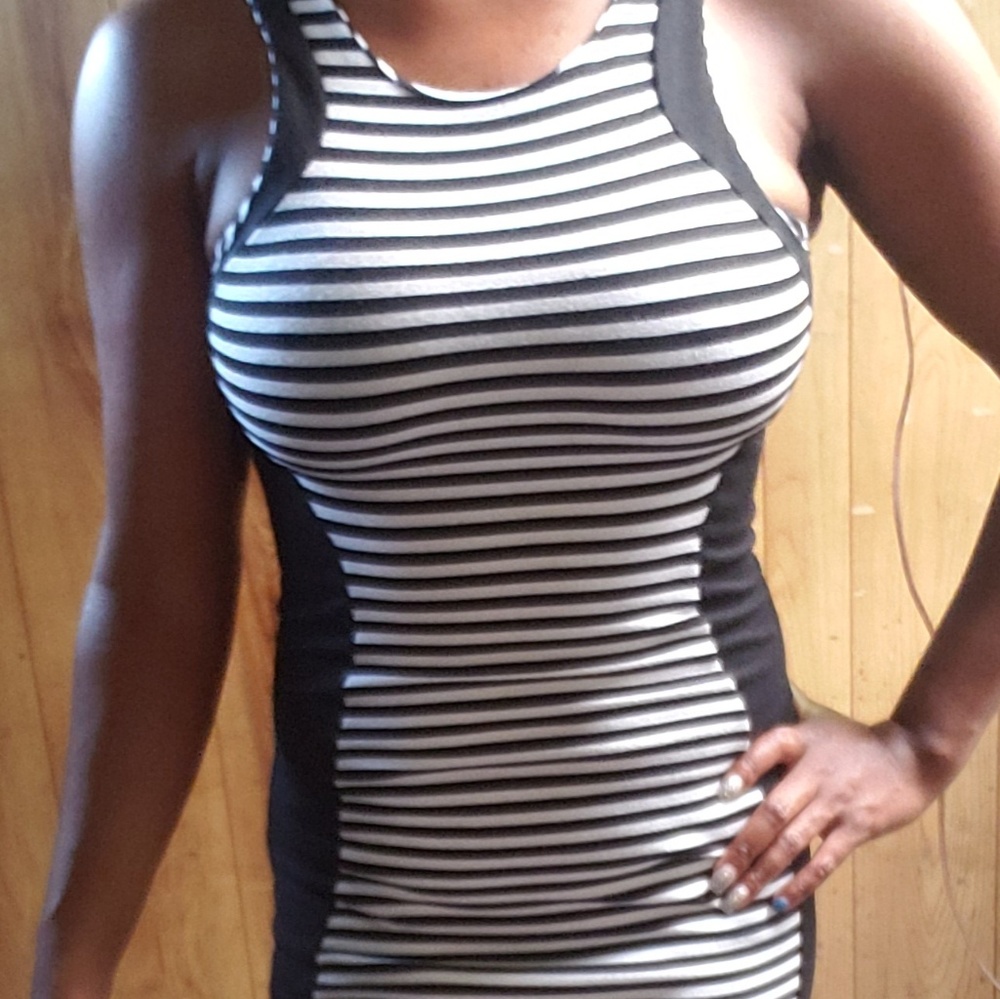 Dress - Picture 3 of 5